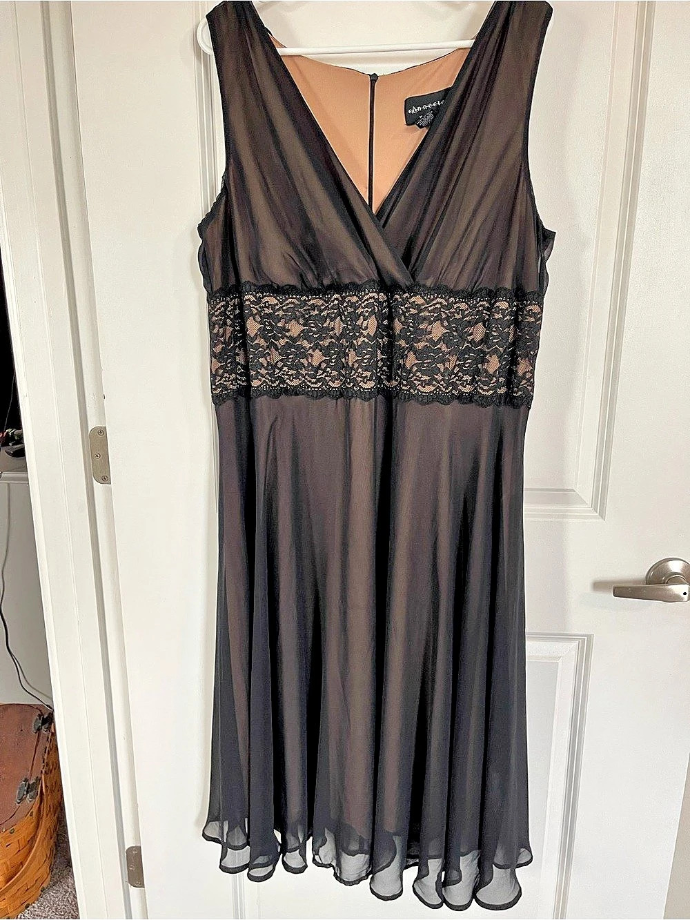 Connected Lace Waist Midi Dress in Black Size 18W